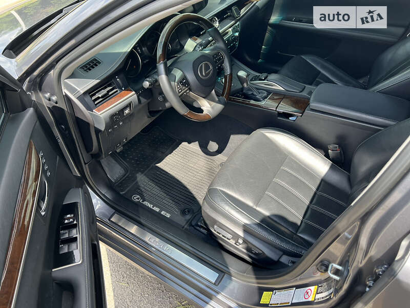 Седан Lexus ES 2018 в Кропивницком фото 21 Седан Lexus ES 2018 в Кропивницком