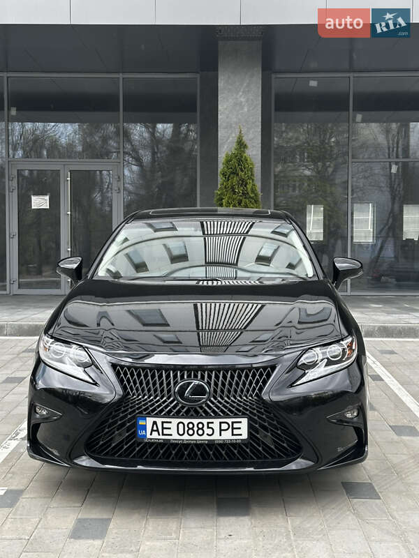 Седан Lexus ES 2015 в Днепре
