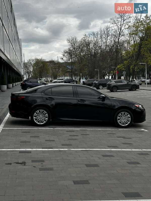 Седан Lexus ES 2015 в Днепре