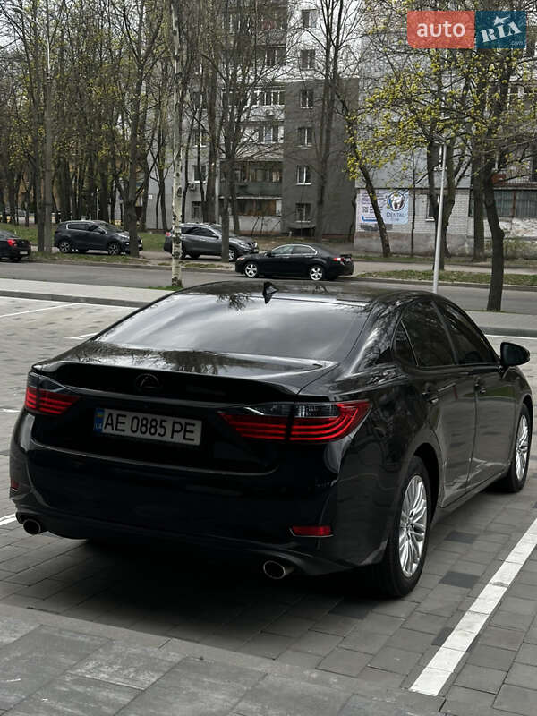 Седан Lexus ES 2015 в Днепре