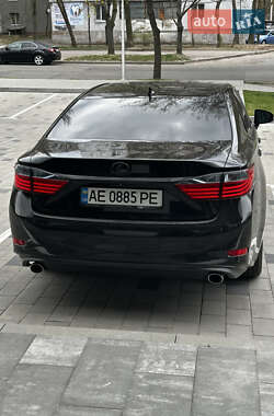 Седан Lexus ES 2015 в Днепре