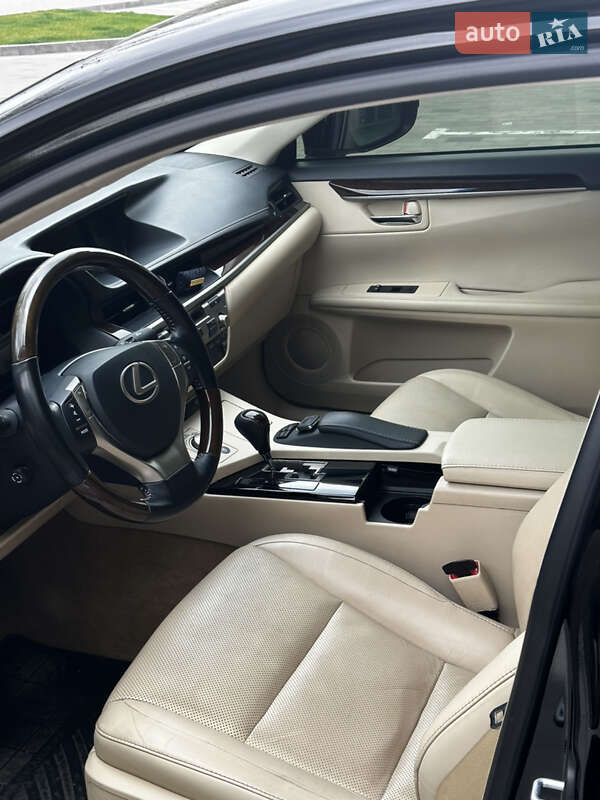 Седан Lexus ES 2015 в Днепре
