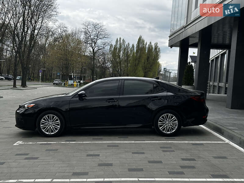 Седан Lexus ES 2015 в Днепре
