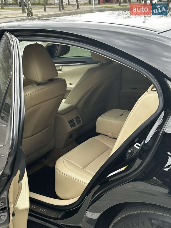 Седан Lexus ES 2015 в Днепре