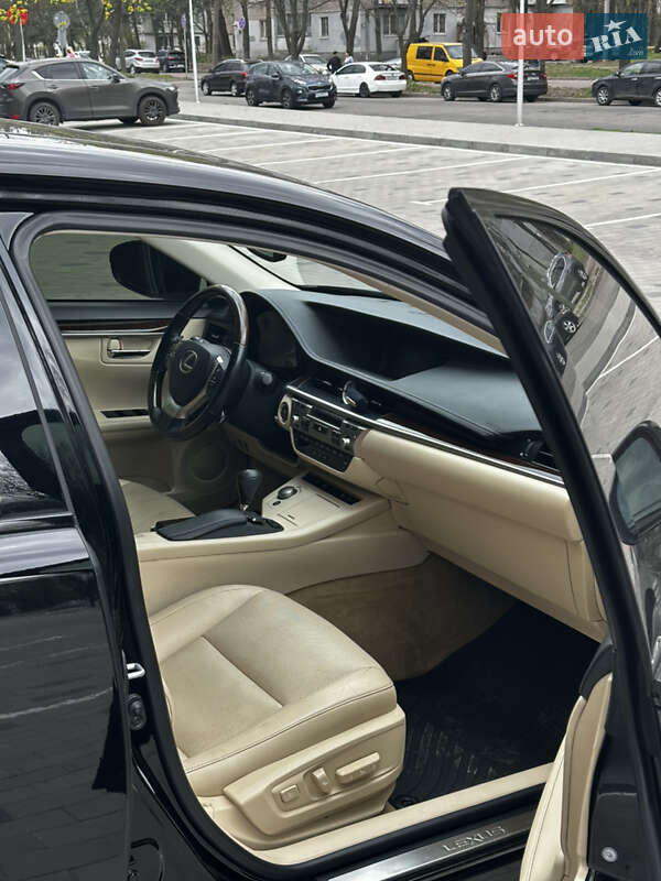 Седан Lexus ES 2015 в Днепре