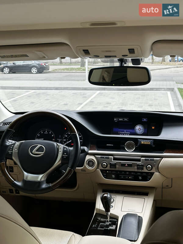 Седан Lexus ES 2015 в Днепре