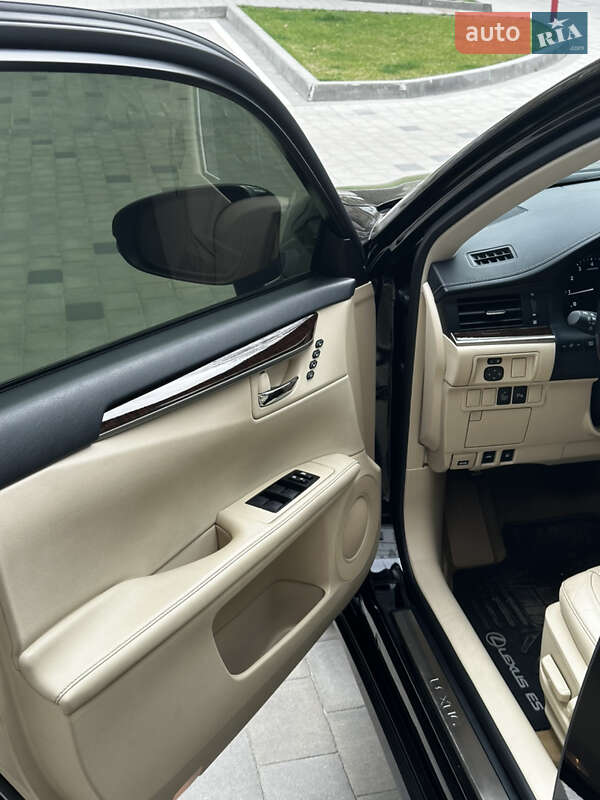 Седан Lexus ES 2015 в Днепре