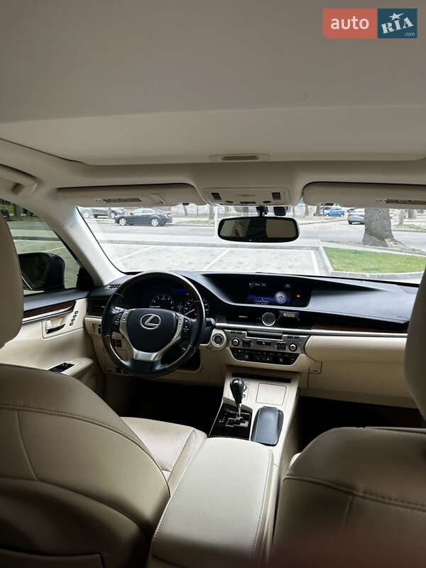 Седан Lexus ES 2015 в Днепре