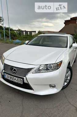 Седан Lexus ES 2013 в Умани