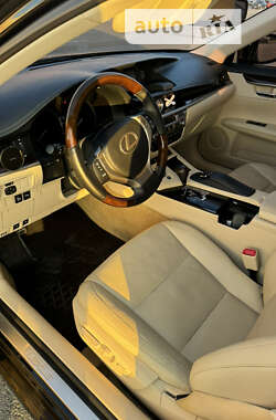 Седан Lexus ES 2014 в Києві