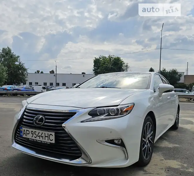 Lexus ES