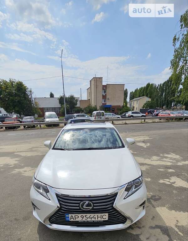 Седан Lexus ES 2016 в Києві