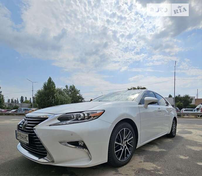 Седан Lexus ES 2016 в Києві