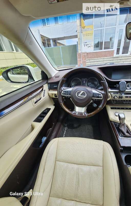 Седан Lexus ES 2016 в Києві