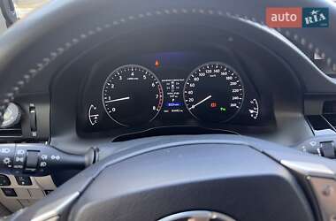 Седан Lexus ES 2014 в Львове