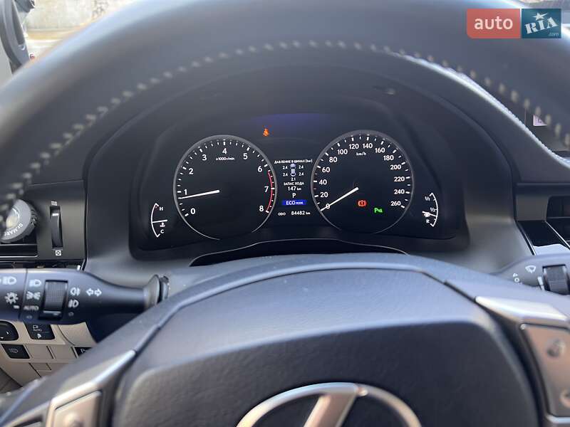 Седан Lexus ES 2014 в Львове