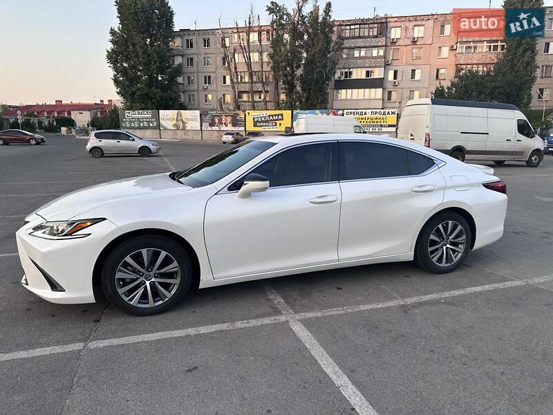 Седан Lexus ES 2020 в Павлограде