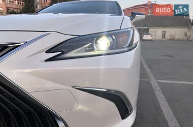 Седан Lexus ES 2020 в Павлограде