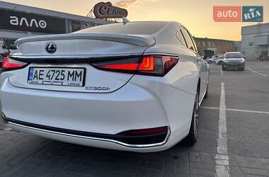 Седан Lexus ES 2020 в Павлограде