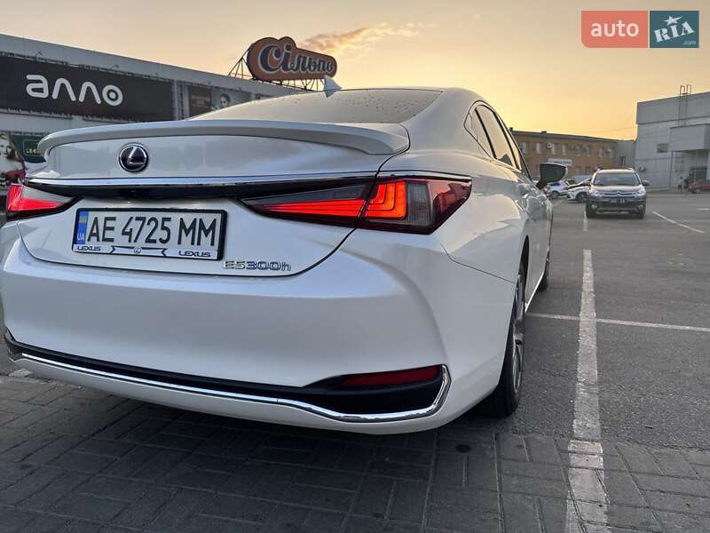 Седан Lexus ES 2020 в Павлограде