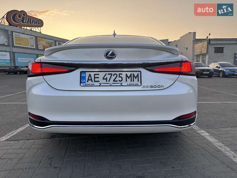 Седан Lexus ES 2020 в Павлограде