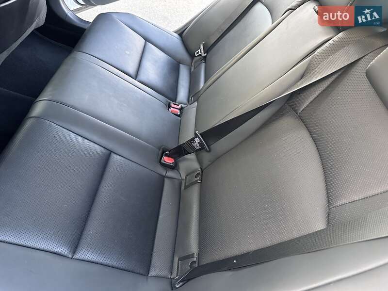 Седан Lexus ES 2020 в Павлограде