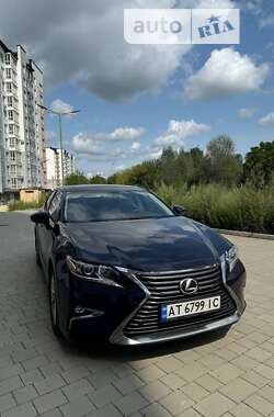 Седан Lexus ES 2018 в Івано-Франківську