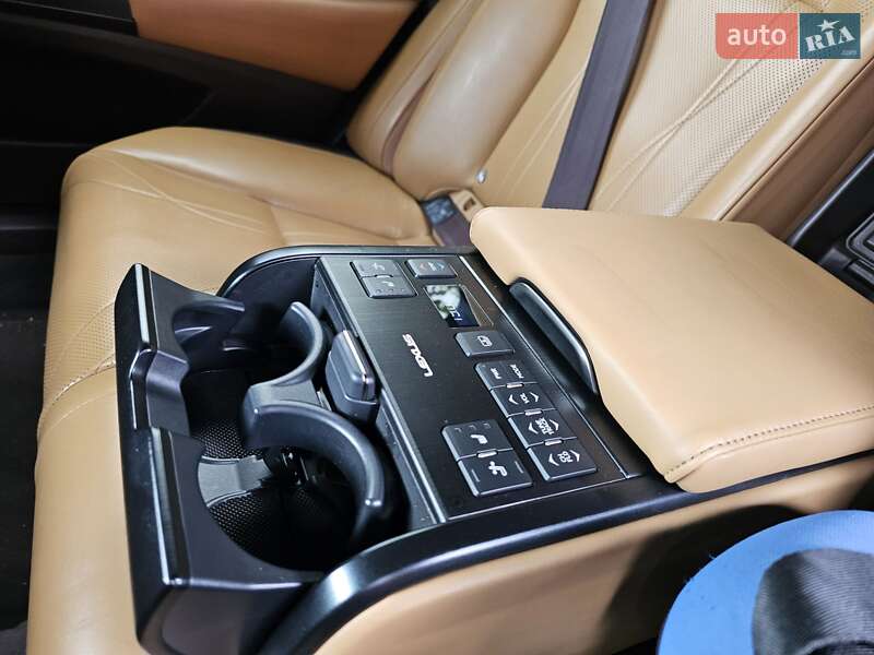 Седан Lexus ES 2018 в Ровно