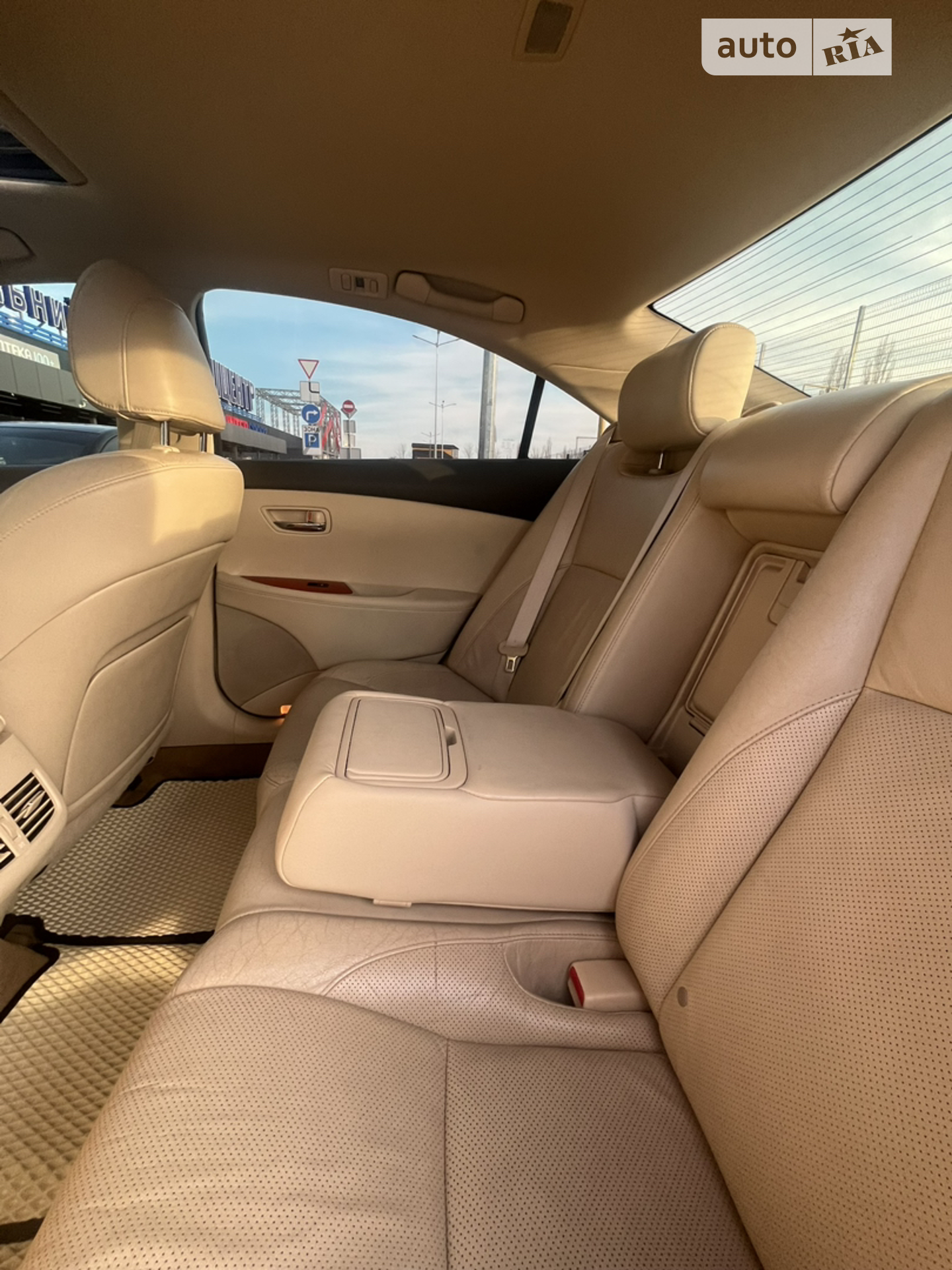 2011 Lexus ES - мініатюра 13