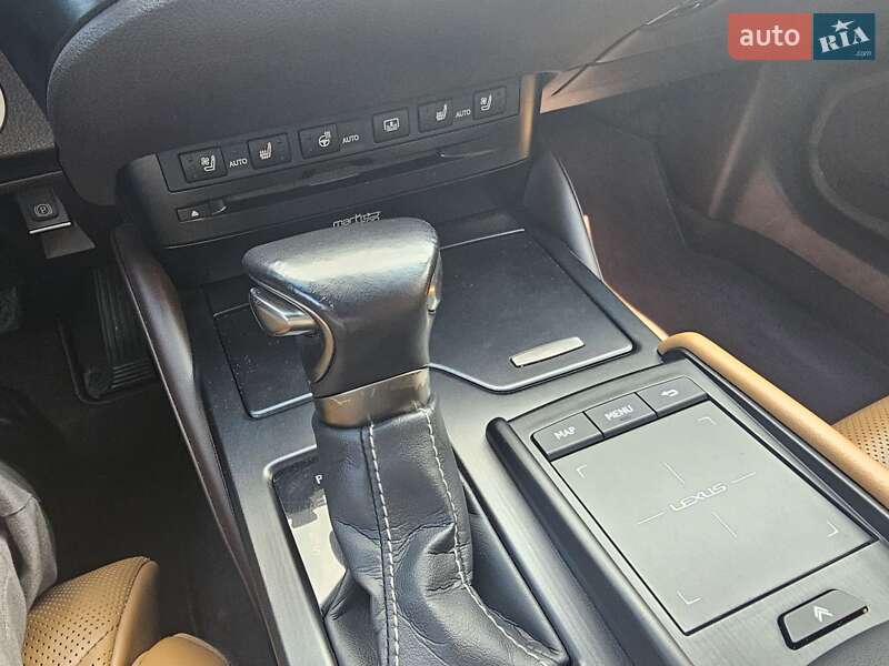 Седан Lexus ES 2018 в Ровно
