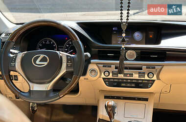 Седан Lexus ES 2013 в Вінниці