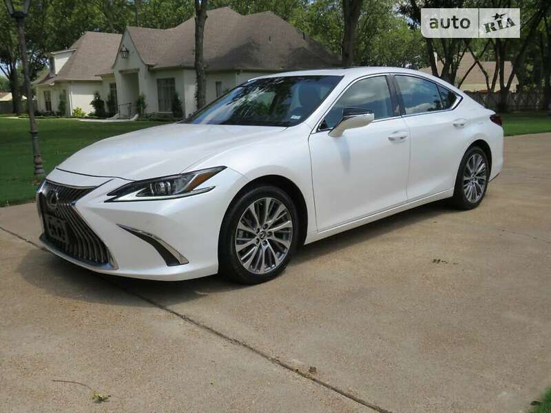 Седан Lexus ES 2019 в Львове