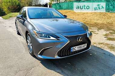 Седан Lexus ES 2020 в Киеве