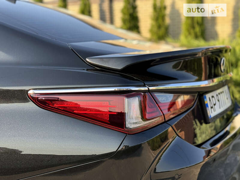 Седан Lexus ES 2019 в Днепре