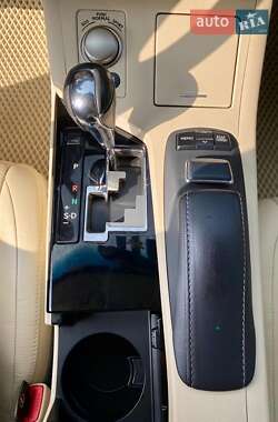 Седан Lexus ES 2013 в Черкассах