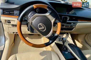 Седан Lexus ES 2013 в Черкассах