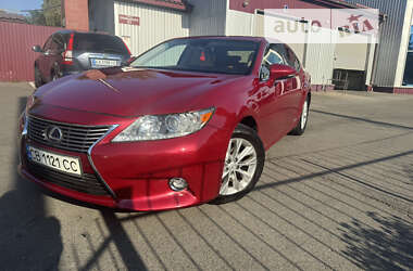 Седан Lexus ES 2014 в Чернигове