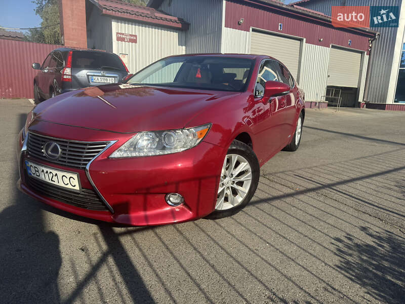 Седан Lexus ES 2014 в Чернигове