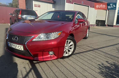 Седан Lexus ES 2014 в Чернигове