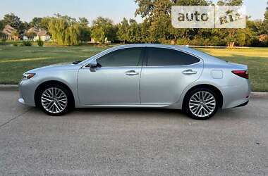 Седан Lexus ES 2013 в 
