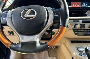 Седан Lexus ES 2012 в Києві