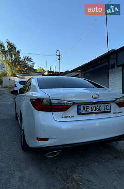 Седан Lexus ES 2016 в 