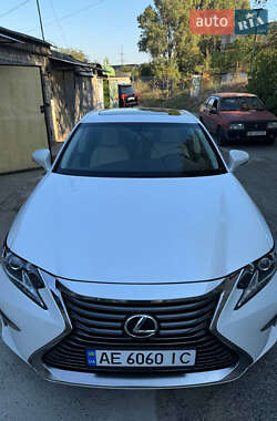 Седан Lexus ES 2016 в 