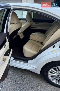 Седан Lexus ES 2016 в Днепре