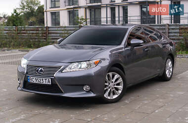 Седан Lexus ES 2012 в Самборі