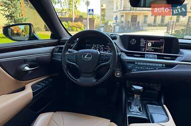 Седан Lexus ES 2019 в Киеве