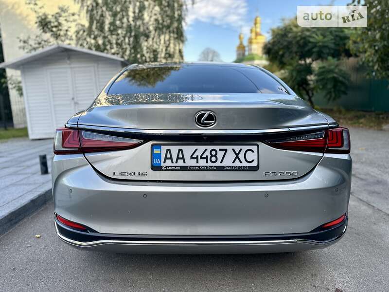 Седан Lexus ES 2019 в Києві