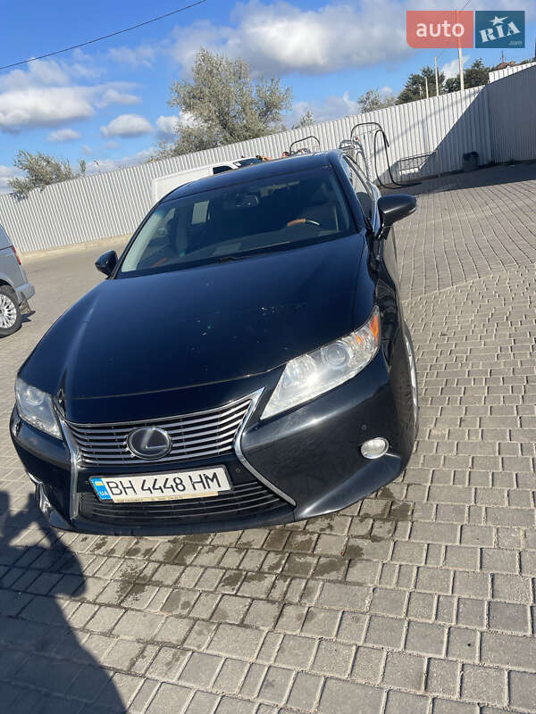 Седан Lexus ES 2012 в Одесі
