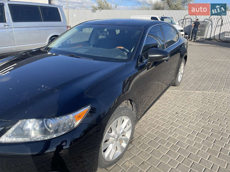 Седан Lexus ES 2012 в Одесі