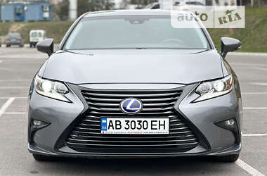 Седан Lexus ES 2016 в Вінниці